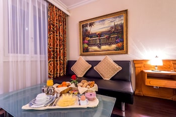 Junior Suite, 1 Queen Bed