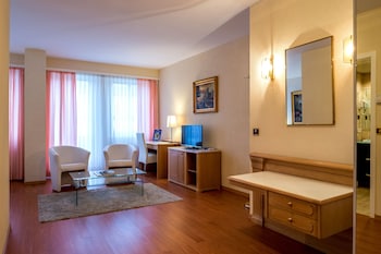 Junior Suite, 1 Queen Bed