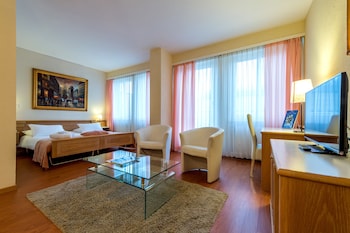 Junior Suite, 1 Queen Bed