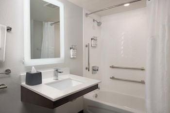 Standard Room, 1 King Bed, Accessible (Communications)