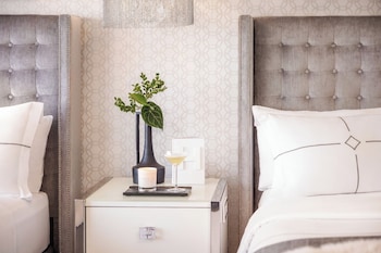 Deluxe Room, 2 Queen Beds, City View
