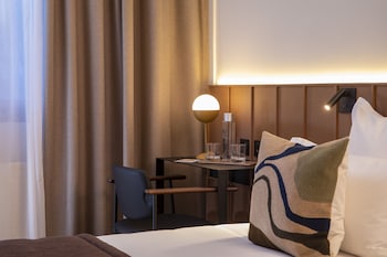Double Room with Queen-Size Bed