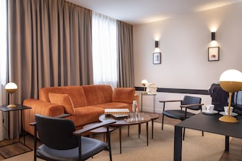 Panoramic Suite with Jacuzzi