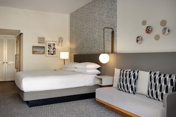 Deluxe Room, 1 King Bed