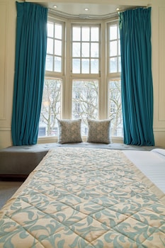 Club King Room