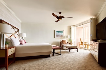 Club Suite, 1 Bedroom, Transfer Shower (Napua Suite, Accessible)