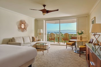 Room, 1 King Bed with Sofa bed, Mobility Accessible, Ocean View (Napua, Accessible Room)