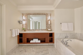 Club Suite, 1 Bedroom, Club Lounge Access, Ocean View (Napua Nani)