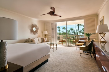 Room, 1 King Bed with Sofa bed, Roll-in Shower, Ocean View (Accessible Room)