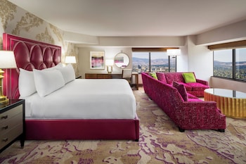 Corner Spa Suite King Non-Smoking