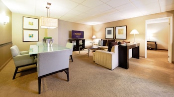 Twenty One Suite King Non-Smoking