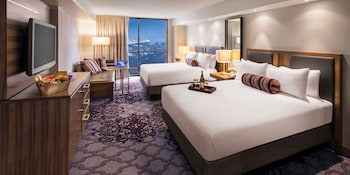Luxury Room 2 Queens Non-Smoking