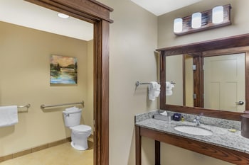 Standard Room, 1 King Bed, Non Smoking, Balcony (Larger Room)