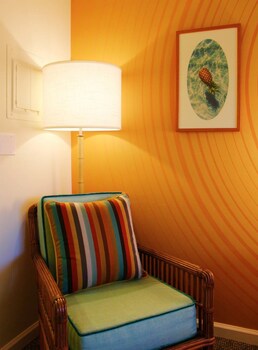 Basic Suite, 1 Bedroom (1 King Bed & 1 Sofa Bed)