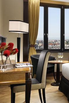 Suite, 1 Double Bed with Sofa bed, City View