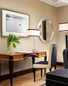 Suite (Diplomatic)
