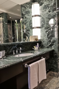 Suite (Diplomatic)