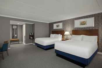 Suite, 2 Queen Beds, Non Smoking