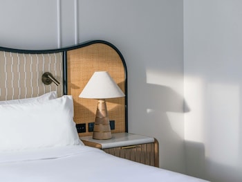 Junior Suite, 1 King Bed (Panoramic River View)