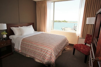 Economy Single Room, 1 Queen Bed, Lake View