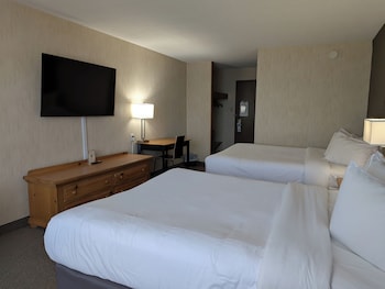 Economy Double Room, 2 Double Beds, Harbor View (Lower Level)