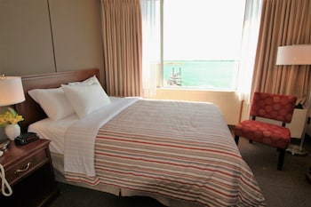 Economy Single Room, 1 Queen Bed, Lake View