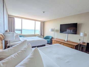 Standard Room, 2 Queen Beds, Lake View