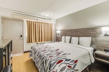Deluxe Room, 1 King Bed, Accessible (Roll-In Shower, Smoke Free)