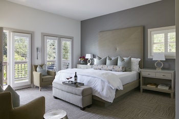 Senza, 1 King Bed