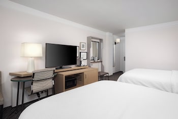 Room, 2 Queen Beds, Balcony, Oceanfront