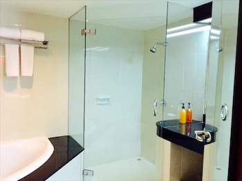 Family Suite, 2 Bedrooms, Accessible, City View