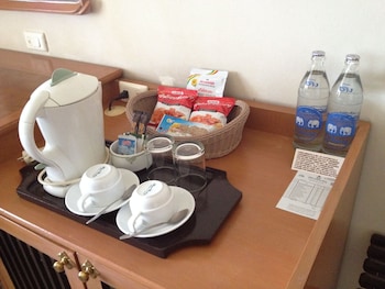 Junior Suite, 1 King Bed, Accessible, Bathtub