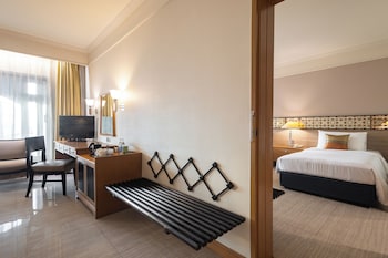 Family Suite, 2 Bedrooms, Accessible, City View