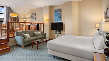 Junior Suite, 1 King Bed (Duplex)