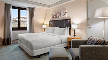 Double Hilton Deluxe Room