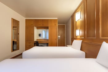 Classic Twin Room