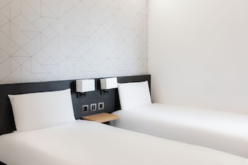 Twin Room (Urban)