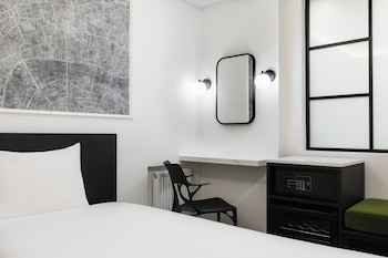 Signature Twin Room