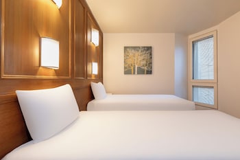Classic Twin Room