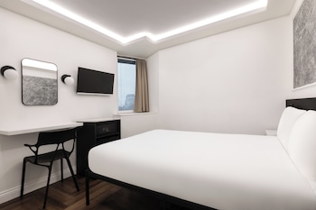 Signature Single Room