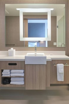 Suite, Multiple Beds, Accessible Bathtub