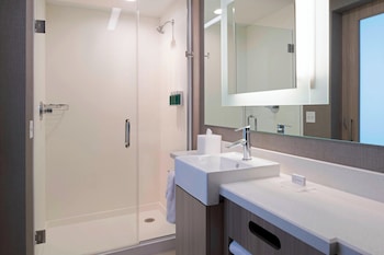 Suite, Multiple Beds, Accessible Bathtub