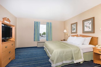 Studio Suite, 1 King Bed, Non Smoking