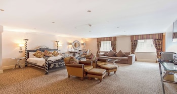 Suite, 1 King Bed, Non Smoking, Sauna