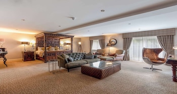Suite, 1 King Bed, Smoking (Four Poster Bed)