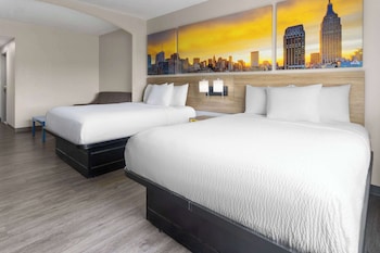 Suite, 2 Queen Beds, Non Smoking