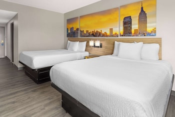 Suite, 2 Queen Beds, Non Smoking