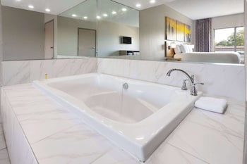 Presidential Suite, 1 King Bed, Non Smoking