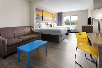 Suite, 2 Queen Beds, Non Smoking