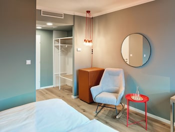 Economy Room